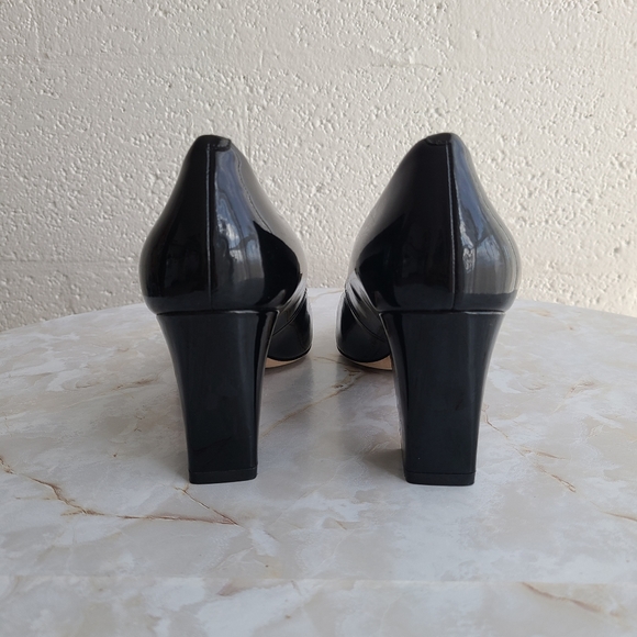 TORY BURCH Raleigh Patent Logo Pump, Black - Picture 6 of 9